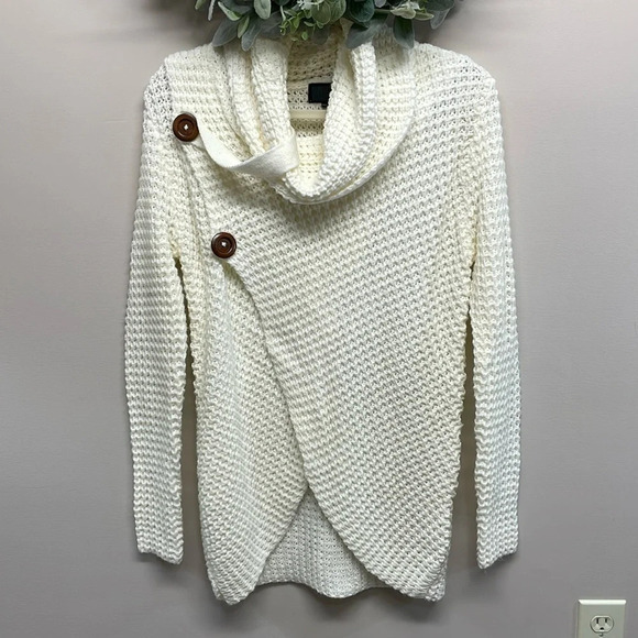 Cream Cowl Neck Chunky Sweater Wooden Buttons Surplice Front M/L - Picture 2 of 15